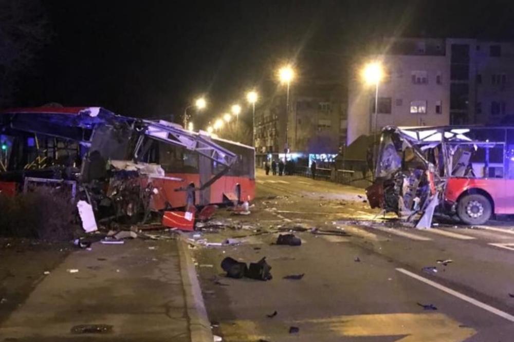 PRVE SLIKE NESREĆE U ZEMUNU: Poginuo vozač na liniji 15, povređeno 3 u Cara Dušana, vozač auta uhapšen, pokušao da beži