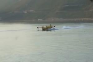 ZASTRAŠUJUĆE! Avion je hteo da sleti na vodu a onda se pojavila jahta i nastao je HAOS (VIDEO)