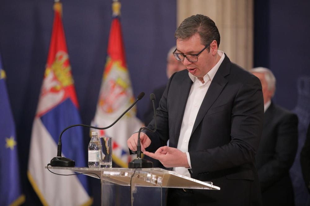 NE KUPUJTE BRAŠNO I KONZERVE, ZA TIM NEMA POTREBE! Vučićev apel građanima Srbije: Samo slušajte stručnjake!