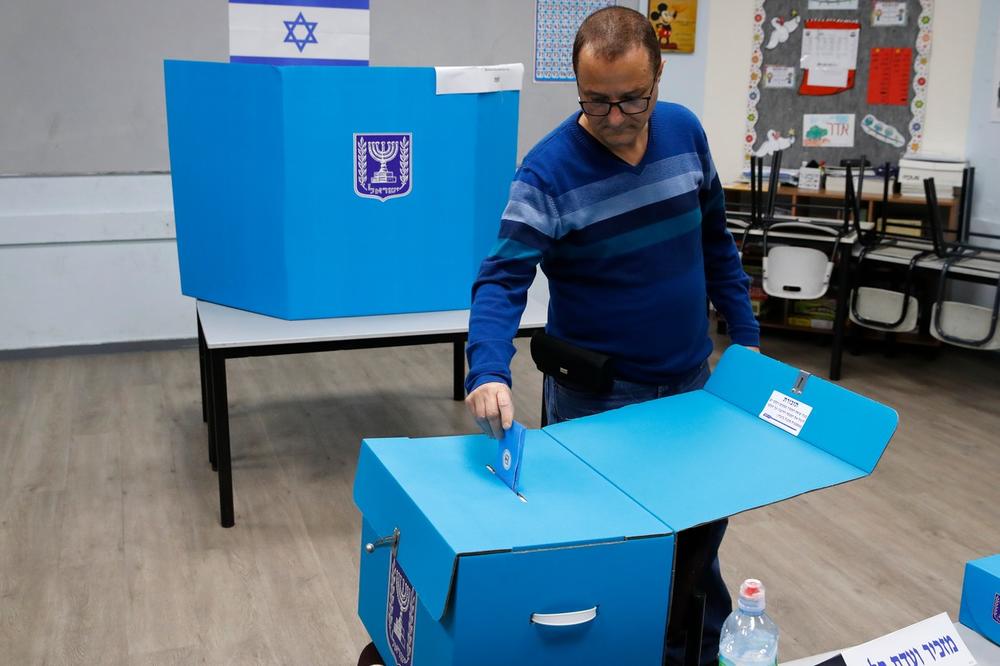 PARLAMENTARNI IZBORI U IZRAELU: Građani izlaze na glasanje treći put za godinu dana (VIDEO)