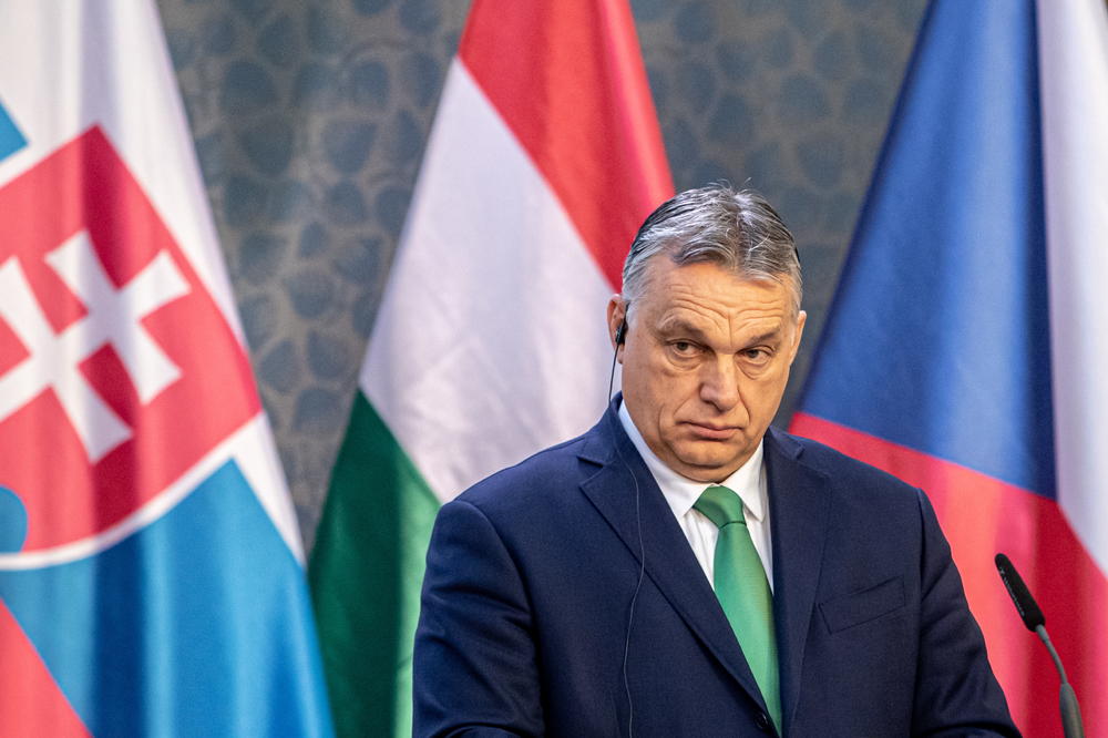 PREMIJER MAĐARSKE SE KLADIO NA FERENCVAROŠ! Viktor Orban pokazao DOBITNI TIKET, a imao i PORUKU: Svet u ŠOKU!  FOTO