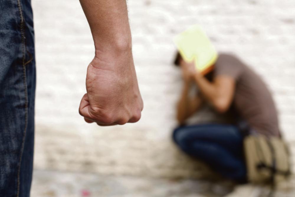 PRETUKAO SUPRUGU U ŠESTOM MESECU TRUDNOĆE! Jeziv slučaj brutalnog porodičnog nasilja u okolini Trgovišta MEŠTANI ŠOKIRANI