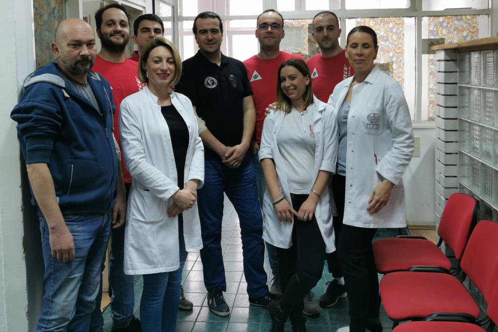 HUMANI ALFISTI Članovi Alfa Romeo kluba Srbije dali krv