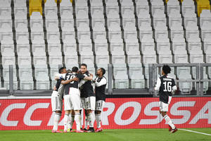 IGUAIN I BETANKUR NAPUSTILI ITALIJU: Fudbaleri Juventusa negativni na virus korona (FOTO)