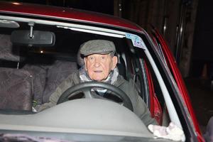 VLASTA VELISAVLJEVIĆ KAO MLADIĆ: Popularni glumac vozi i u 94. godini!