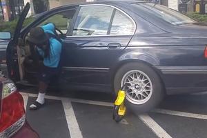 BAHATO! Stao na parking za osobe sa invaliditetom, a kada ga je policija blokirala podivljao je i razvalio auto! (VIDEO)