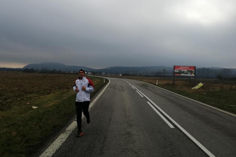 BRZI KIKANOVIĆ STIGAO DO POLJSKE: Pretrčao Slovačku za 4 dana na putu do Moskve