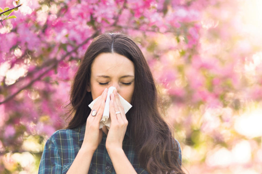 KAŠALJ, CRVENILO OČIJU, KIJAVICA I SVRAB: Nije korona, počela je sezona alergija! Mart i april posebno rizični