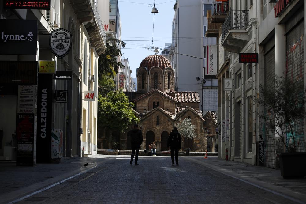 GRČKE CRKVE BEZ LITURGIJA ZBOG KORONE: Ko hoće da zapali sveću i pomoli se može da uđe