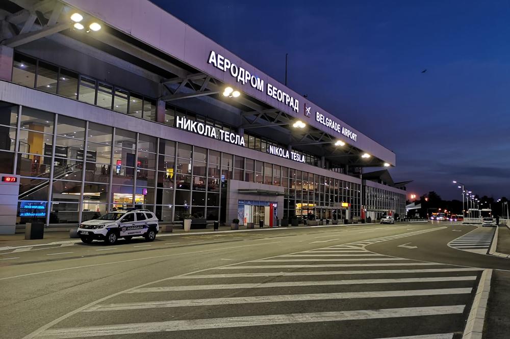 MALIŠA ĆE SIGURNO BITI PILOT: Ovo se ne pamti, porodila se na beogradskom aerodromu, rodio se dečačić! Evo kako se zove