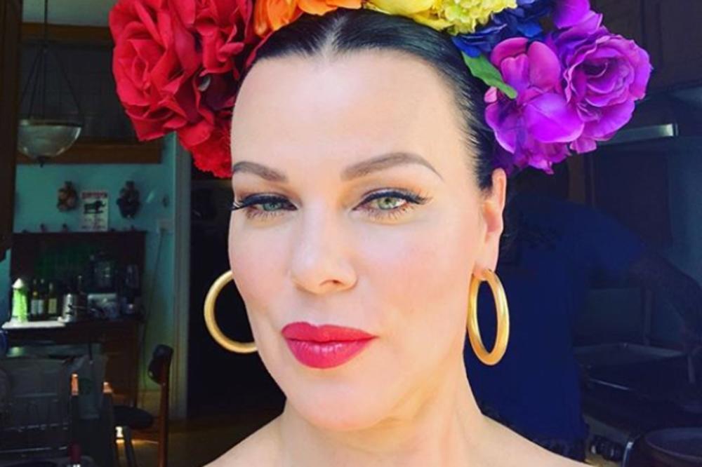 POMISLILA SAM DA JE SEZONSKI GRIP: Debi Mazar ima korona virus, evo gde se nalazi i koje je SIMPTOME imala! (FOTO)