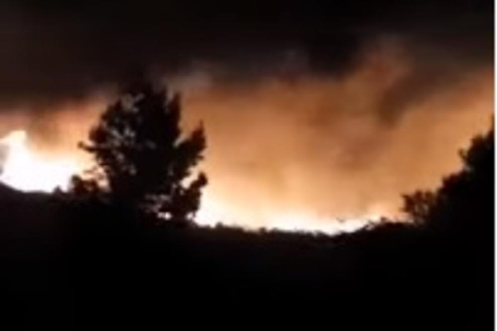 OGROMAN POŽAR NA HVARU: Bura tutnji, vatrogasci se bore sa stihijom na Jelsi! (VIDEO)