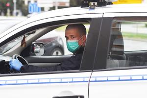 DVOJAC IZ VALJEVA PAO U BEOGRADU: Uhapšeni zbog droge u automobilu, kesicu sa heroinom bacili kroz prozor
