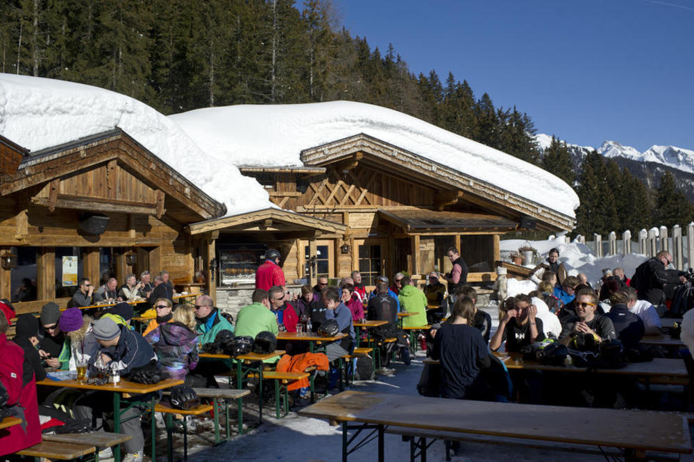 SKRIVANJE KORONE ĆE SKUPO DA IH KOŠTA: Zaraženi skijaši tuže gradove Tirola, prete milionske odštete