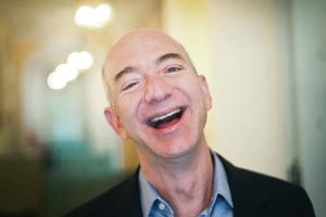 BIĆE JOŠ BOGATIJI: Bezos prodao akcije Amazona u vrednosti od 2,5 milijarde dolara!