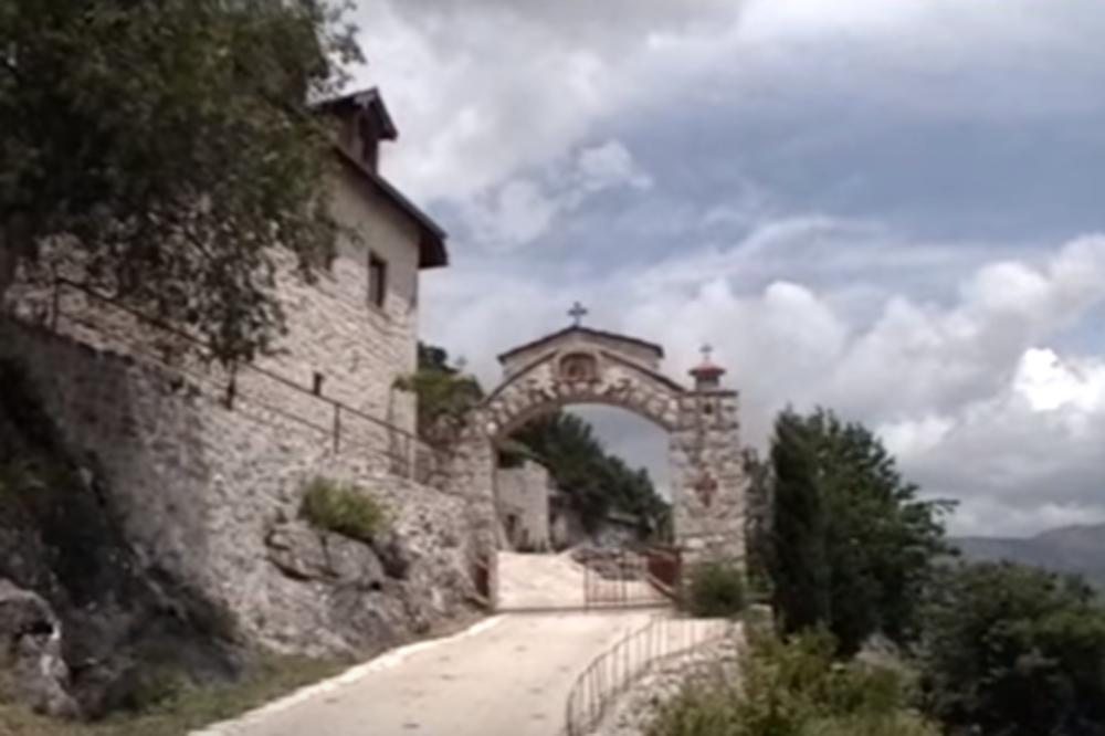 250 EVRA KAZNA ZA VERNIKE KOJI SU OTIŠLI NA LITURGIJU: Policija ispitala sve koji su bili u manastiru Zavali