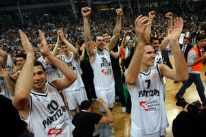 CRNO-BELI REPOVI: Partizan, osim Vujoševića, mora da plaća i igrače koji već deceniju ne nose njegov dres!