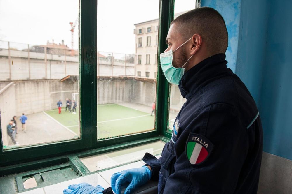 KORONA JAČA OD PRAVOSUĐA Čelnici italijanske mafije uživaju na kućnoj slobodu, gde mogu da se zaraze više nego u zatvoru