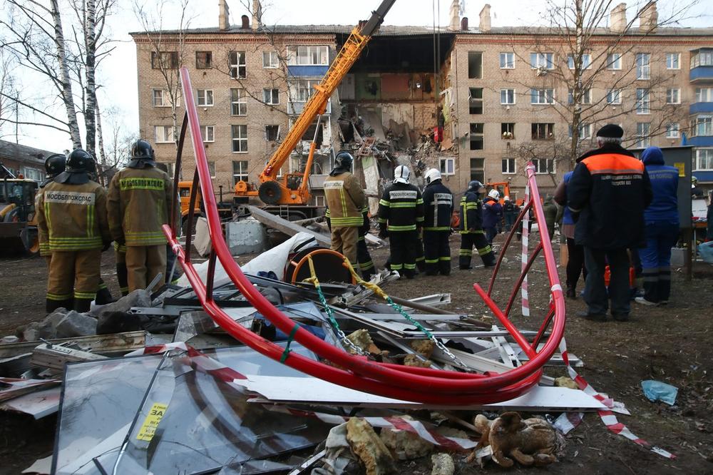 DETALJI EKSPLOZIJE U ZGRADI NEDALEKO OD MOSKVE: Poginulo dvoje ljudi, šetoro ranjeno, uništeno 10 stanova (VIDEO)