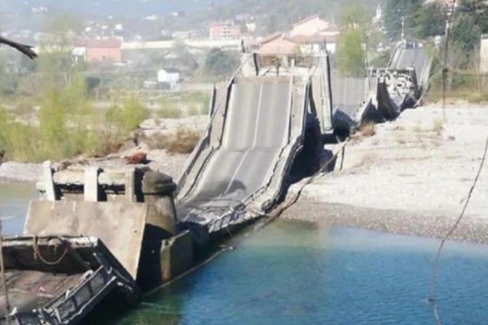 NOVA DRAMA U ITALIJI: Most nestao u tren oka, ima povređenih (VIDEO)