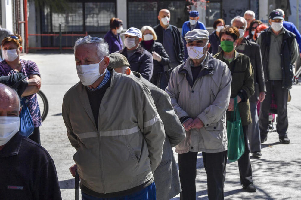 PLJUŠTE KAZNE U SEVERNOJ MAKEDONIJI ZBOG NEPOŠTOVANJA MERA: Za 24 sata skoro 700 ljudi kažnjeno jer nisu nosili zaštitne maske