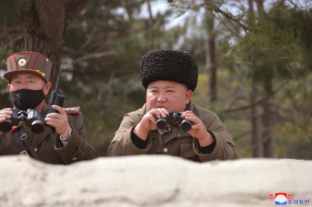 KIM NEMA VREMENA ZA KORONU: Održana vojna vežba usred pandemije, ispaljene balističke rakete kratkog dometa