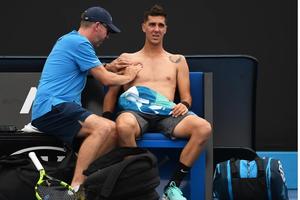 KAO DA MI NEKO GURA ŽILETE U GRLO: Australijski teniser opisao PAKAO kroz koji je prolazio