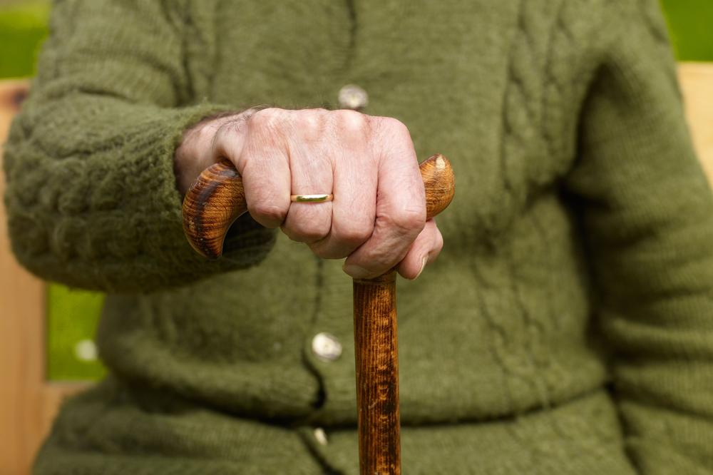 DEDA (87) DOBIO NESTVARNU DIJAGNOZU: Izveštaj nasmejao narod, a evo šta je doktorka napisala! PA DA LI JE OVO MOGUĆE?! (FOTO)