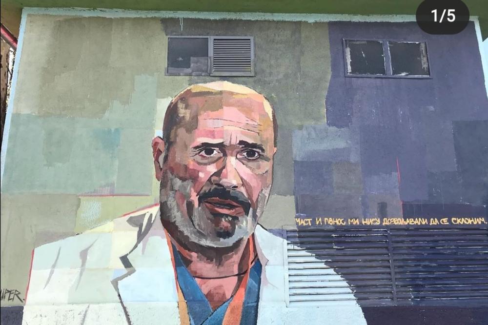 HEROJ NEĆE BITI ZABORAVLJEN: U Inđiji urađen grafit posvećen preminulom hirurgu Miodragu Laziću