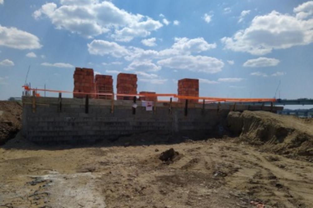 ZATVORENA GRADILIŠTA: Inspekcija otkrila 3 nelegalna objekta u izgradnji na Savskom nasipu