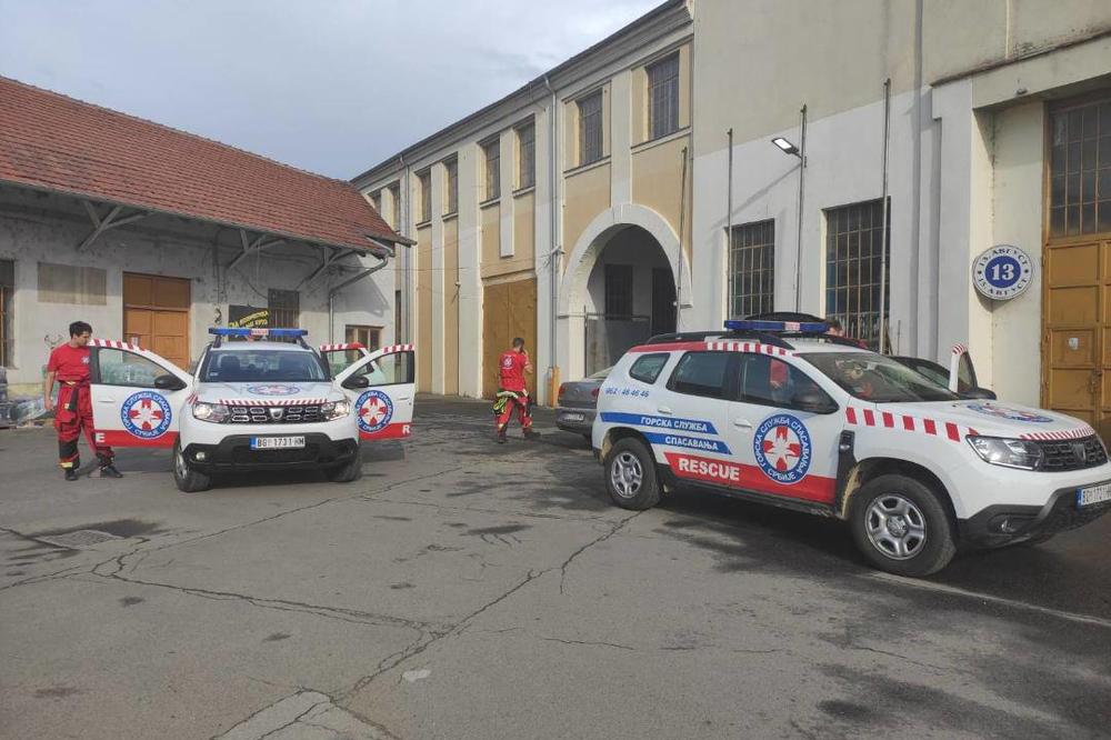 GORSKA SLUŽBA SPASAVANJA: Spašene tri maloletne osobe zaglavljene na steni na Fruškoj Gori