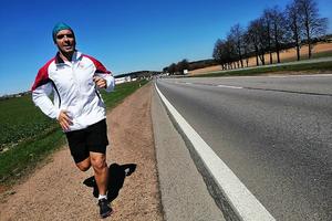 DA IKONA STIGNE DO PUTINA: Loznički šampion Aleksandar Kikanović nastavio ultramaraton do Moskve
