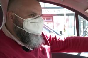 HEROJ SA BEOGRADSKIH ULICA: Taksista Branko BESPLATNO prevozi medicinske radnike i NE PLAŠI SE KORONE! (VIDEO)