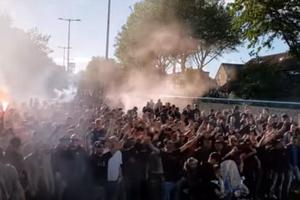 HULIGANI NE MIRUJU NI U DOBA KORONE: Navijači Utrehta spalili zastavu kluba koji im je oteo Ligu Evrope
