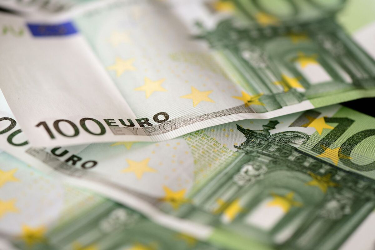 Novih 100 evra za mlade: Pogledajte sve detalje državne pomoći, ko će morati da se prijavi ponovo, a ko ne?