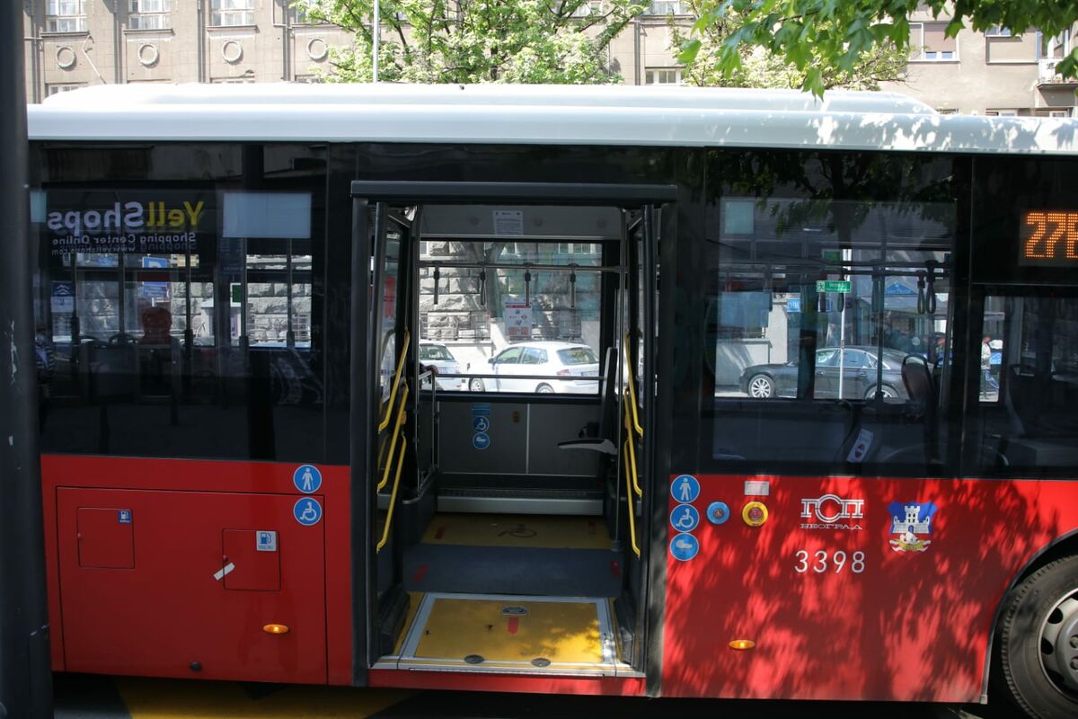 Autobusu gole u Rezervacija autobusnih