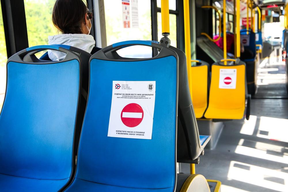 UDES NA ZELENOM VENCU: Vozač izgubio kontrolu, autobus udario u banderu