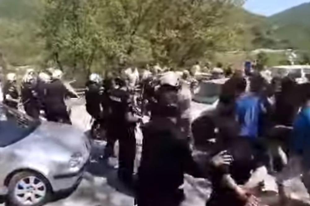 DRAMA U CRNOJ GORI, SUZAVCEM NA NAROD: Razbijena blokada kod Andrijevice, policija hapsila (VIDEO)