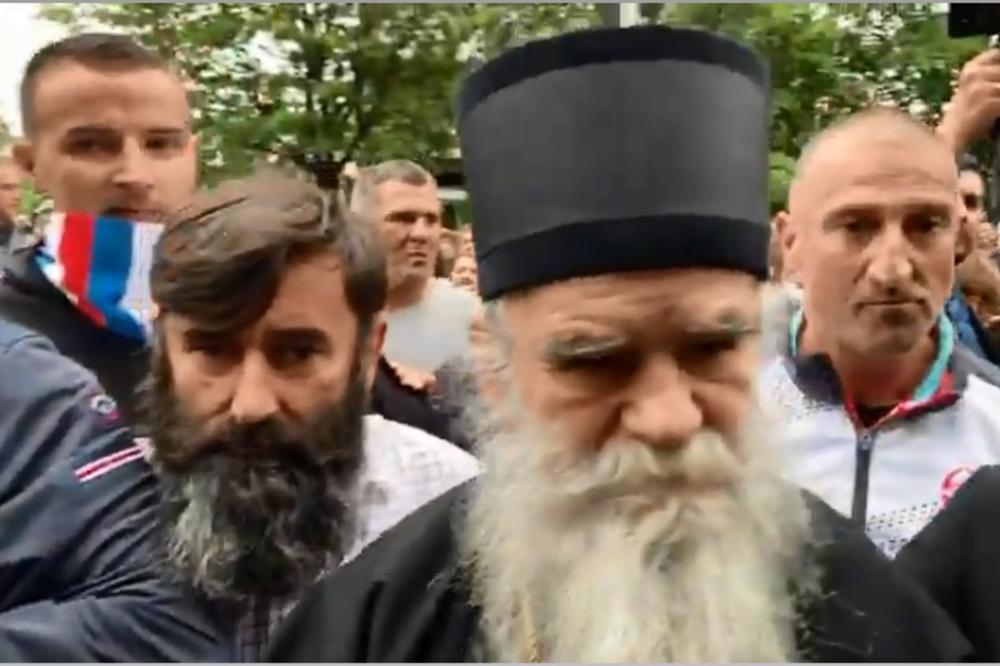 MITROPOLIT AMFILOHIJE U NIKŠIĆU UPUTIO DRAMATIČAN APEL: Evo na šta je sve spremna vlast u Crnoj Gori (VIDEO)