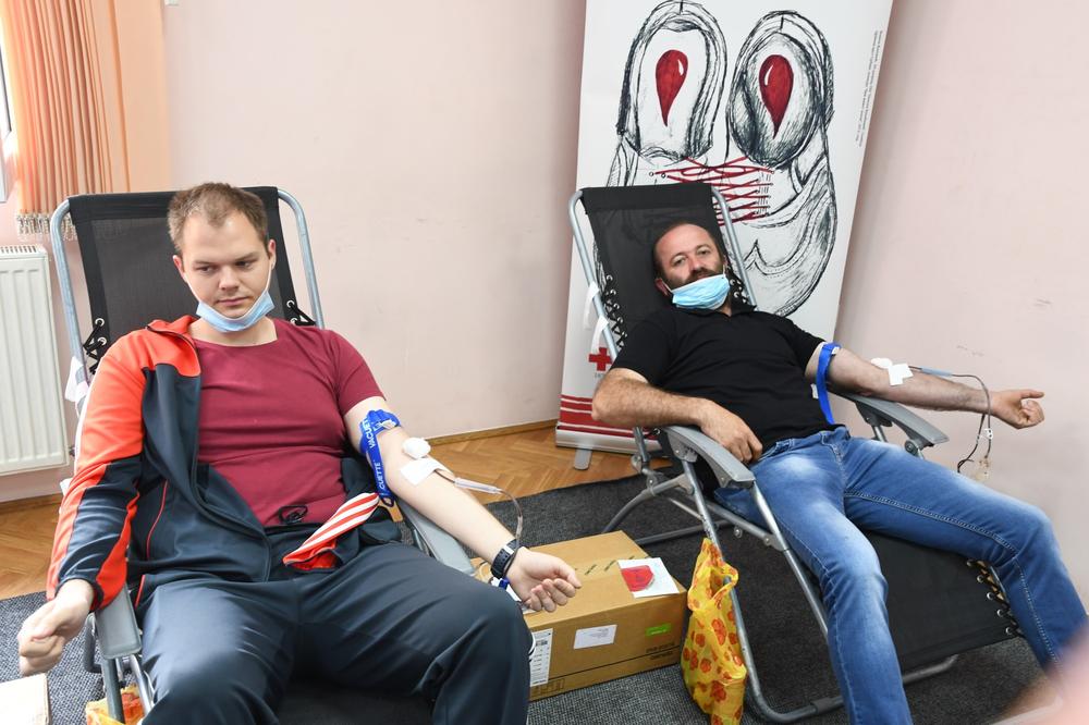 ISPIT IZ HUMANOSTI: Kraljevački sportisti i gradonačelnik Kraljeva dobrovljno dali krv