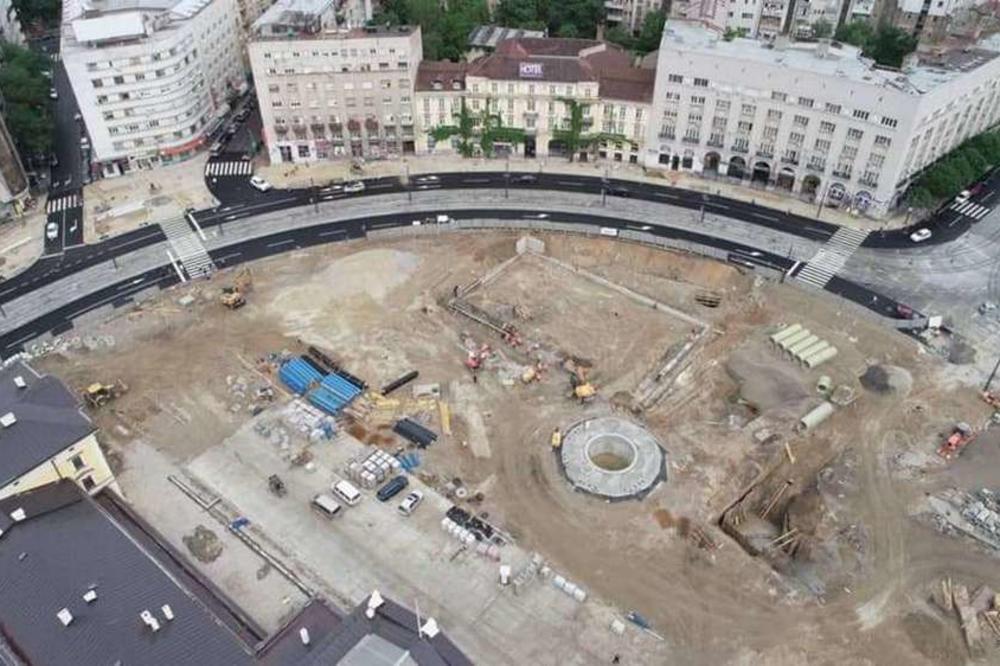 POGLED IZ VAZDUHA: Ovako sada izgleda Savski trg! Temelj završen, spomenik Stefanu Nemanji uskoro stiže iz Rusije (FOTO)