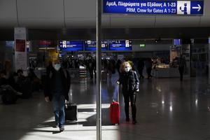 AKO SAD POĐETE AVIONOM ZA GRČKU, EVO ŠTA VAS ČEKA ČIM SLETITE: Prvo test, ako nećete sledi ova mera! KAZNE DO 5.000 EVRA