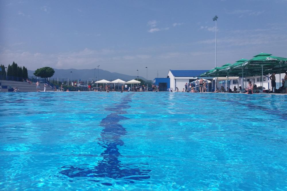 LOZNICA SE SPREMA ZA KUPALIŠNU SEZONU: Uređuje se bazen za prve kupače