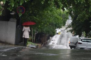 DANAS STIŽE ZAHLAĐENJE: Zbog grmljavine u ovim delovima Srbije biće upaljen i meteo alarm