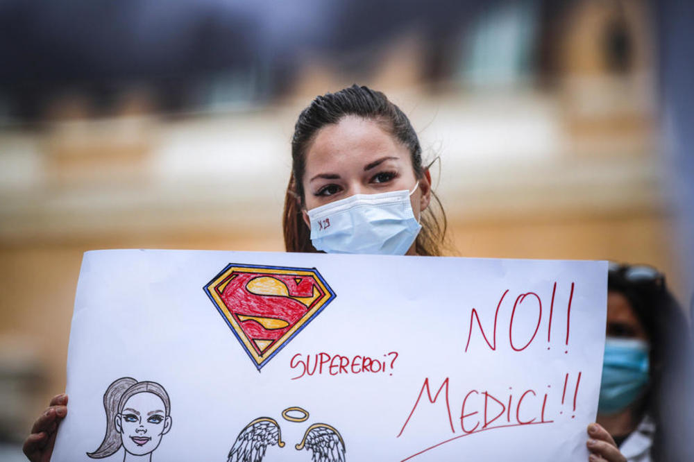 KO ĆE VAS LEČITI SUTRA: Mladi italijanski lekari neće da ćute! Izborili se da koronom, a evo kako ih tretiraju!
