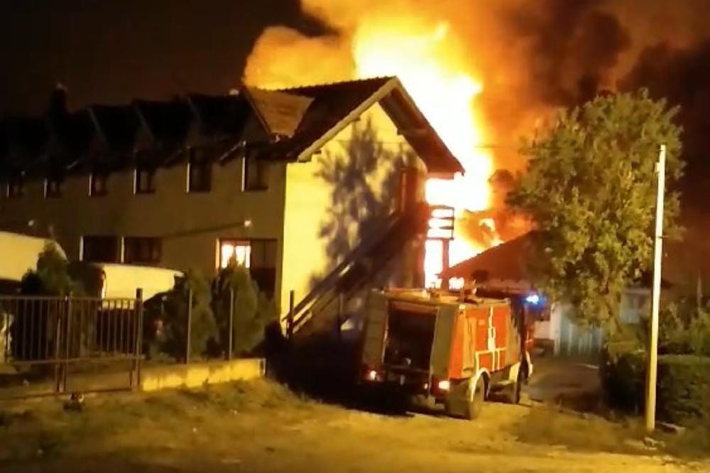 VATRA GUTA STOVARIŠTE U ARANĐELOVCU: Pogledajte sa kakvom stihijom su vatrogasci morali da se uhvate u koštac (VIDEO)