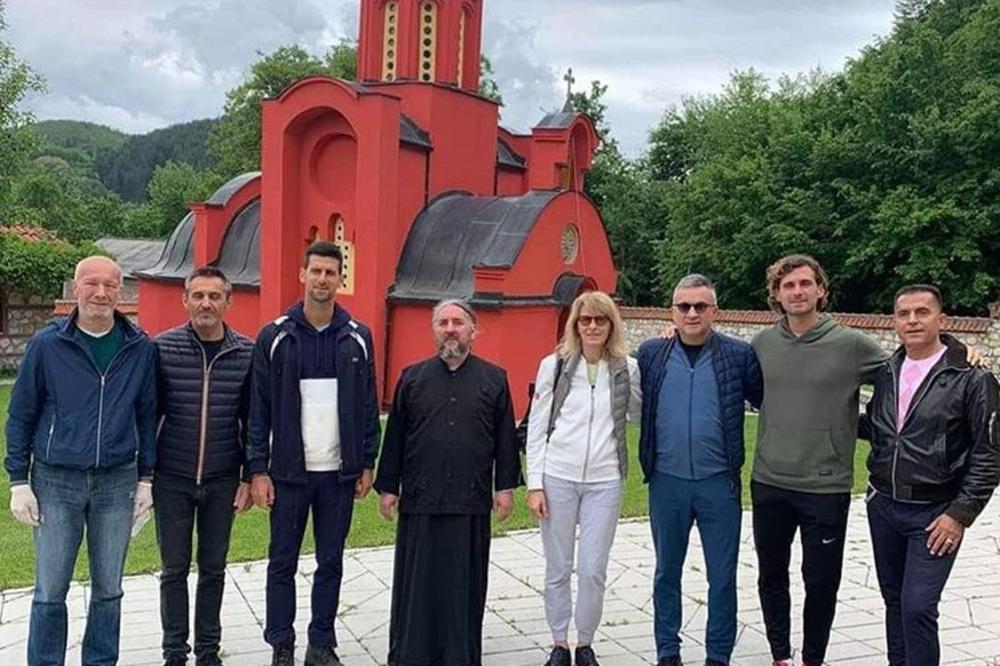 NOVAK VOLI SRBIJU: Đoković obišao manastir Svetog Kozme i Damjana, a onda se družio s narodom na Goču! (FOTO)