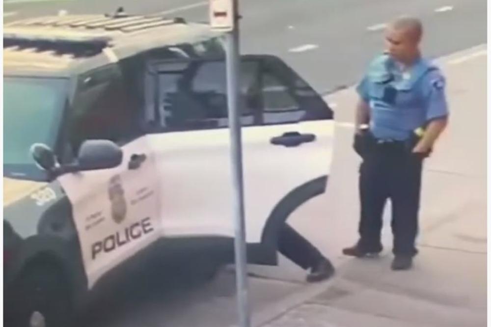 OVAKO SU POLICAJCI MALTRETIRALI DŽORDŽA FLOJDA: Tukli su ga dok je sedeo u autu, procurio novi snimak (VIDEO)