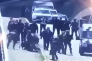 DRAMA U KIJEVU: Pretio da će se razneti na mostu, policija ga brzo savladala (VIDEO)