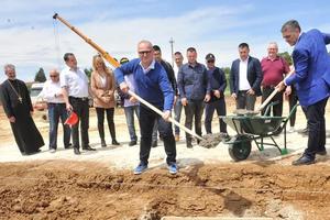 U Barajevu položen kamen temeljac za izgradnju SPORTSKE HALE! Investicija vredna 380 miliona dinara